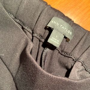 Ann Taylor pull on pants • L